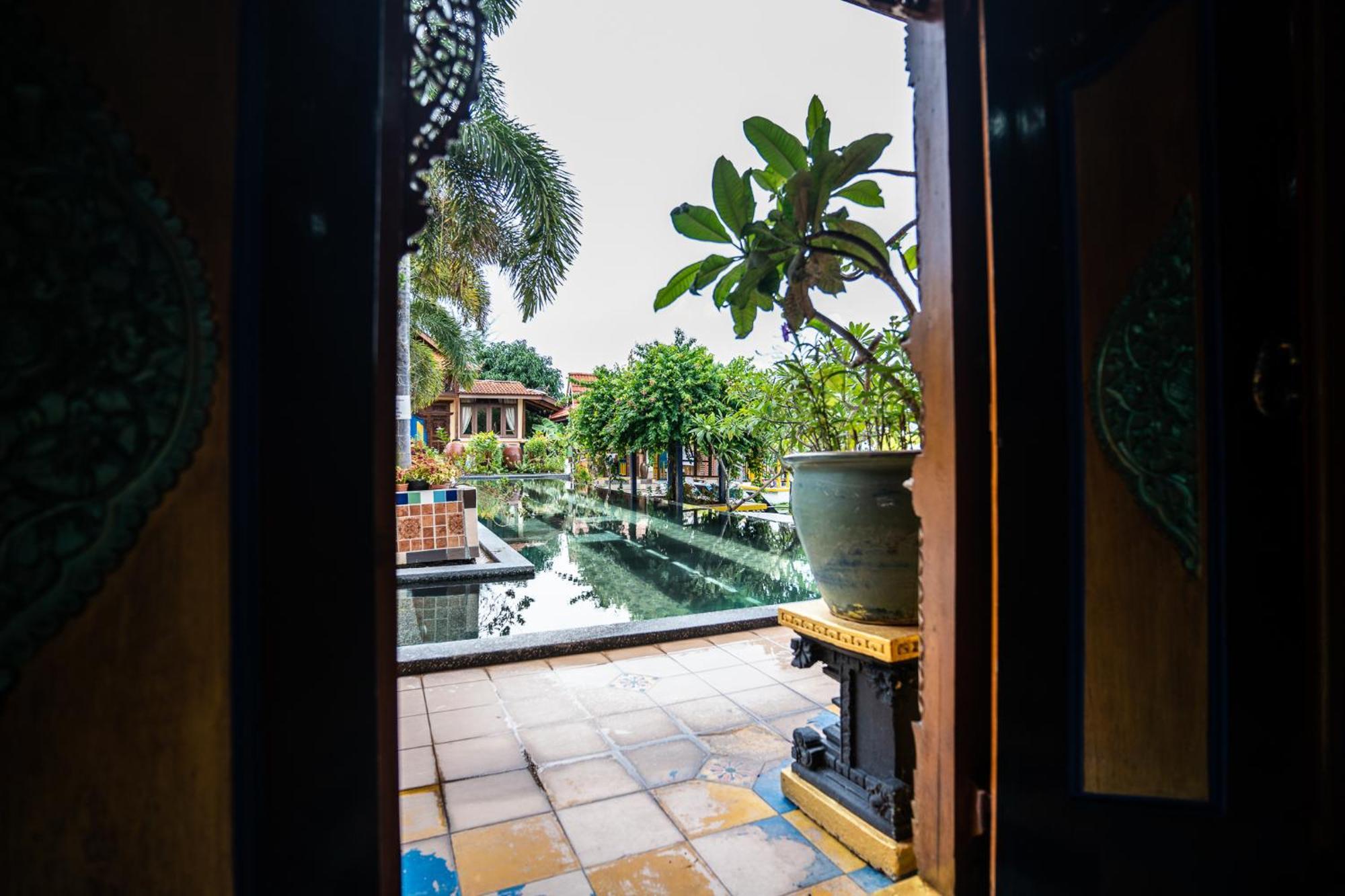 Lost Paradise Resort Batu Ferringhi Kültér fotó