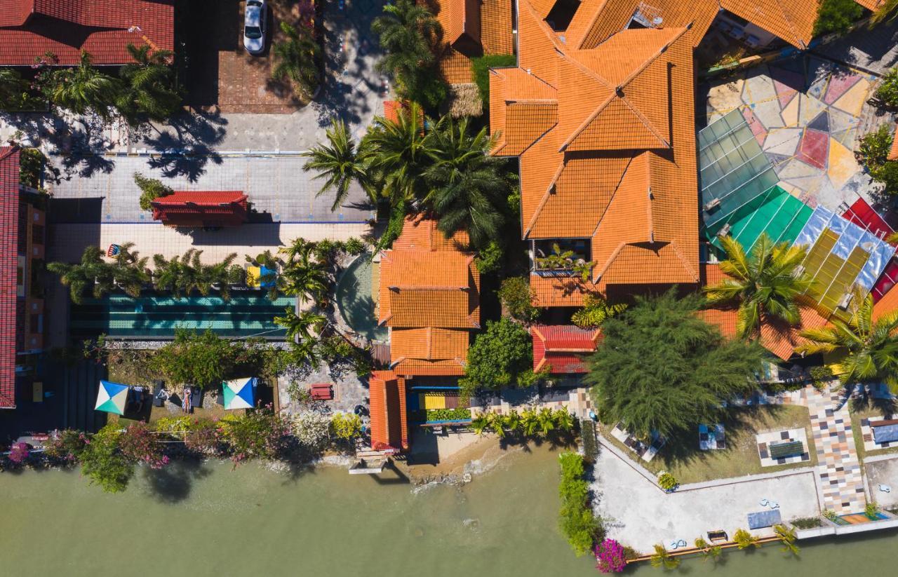 Lost Paradise Resort Batu Ferringhi Kültér fotó